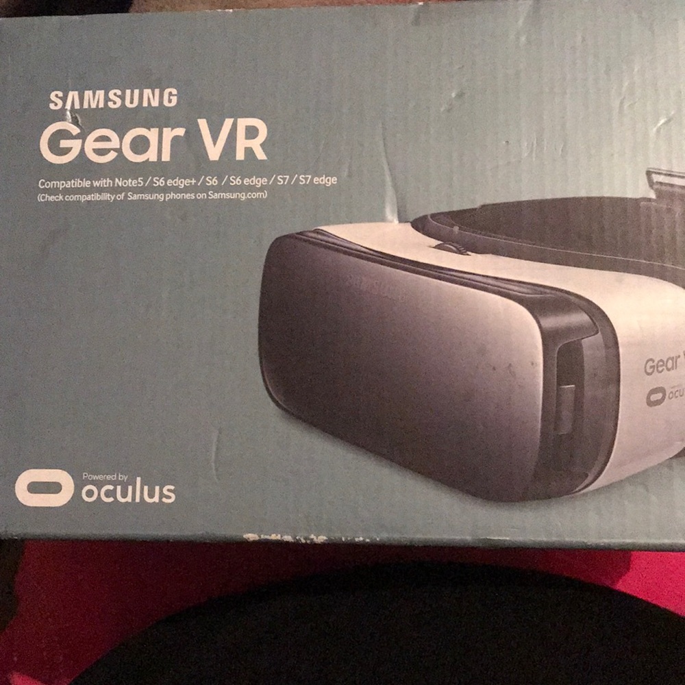 Samsung gear VR NEW IN BOX